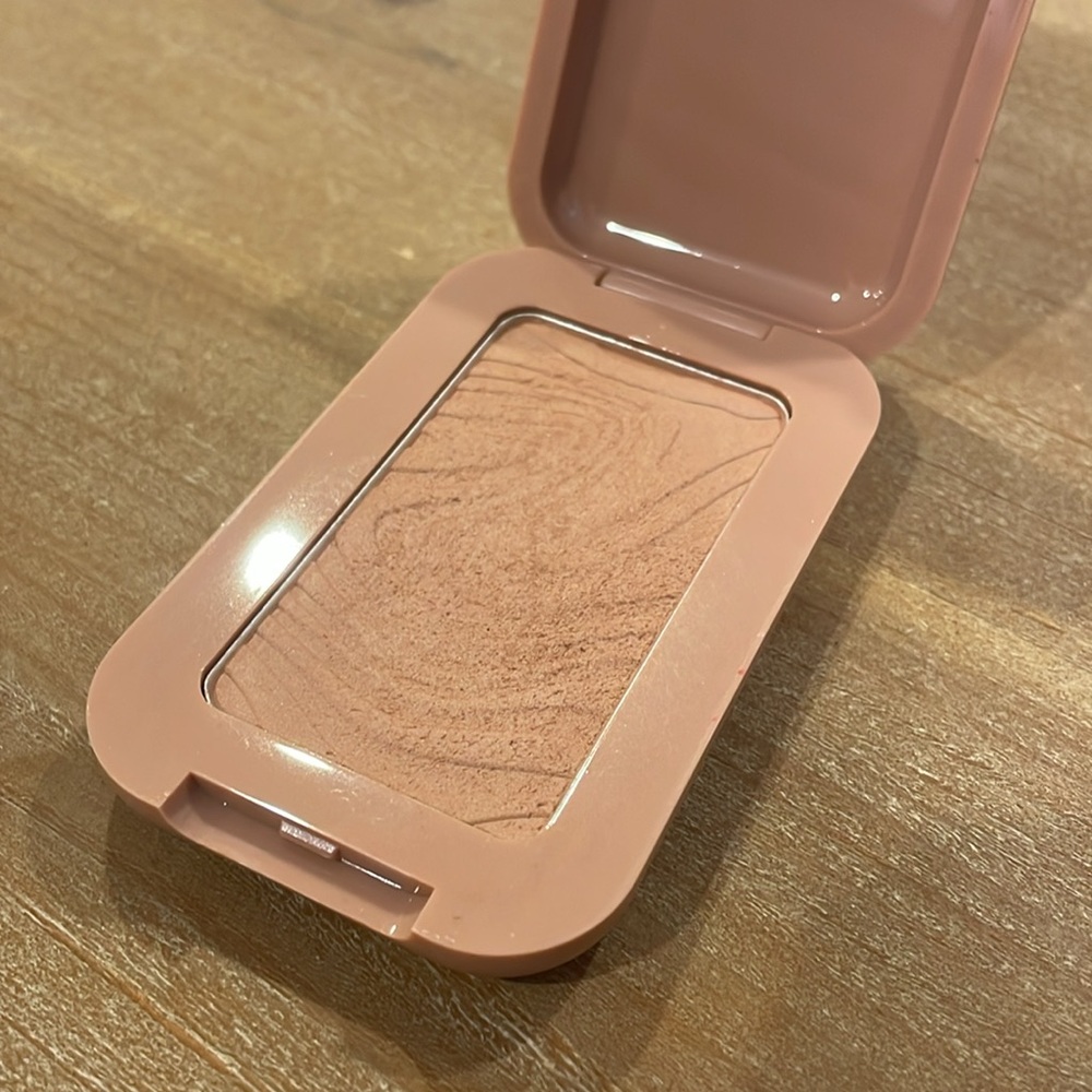 Nyx butter bronzer - Picture 4 of 4